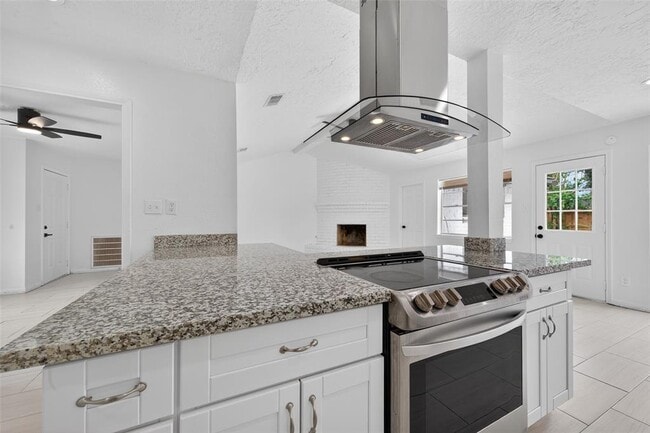 Building Photo - 7635 Dawnridge Dr