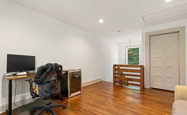 Building Photo - 2129 Kensington Gates Dr NW