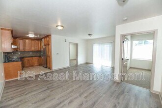 Building Photo - 1459 MacArthur Blvd
