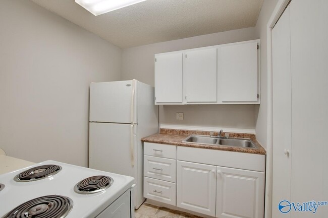 Building Photo - 4906 Cotton Row NW