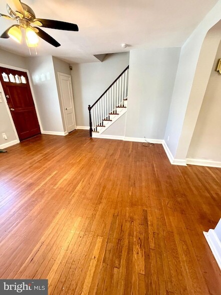 Building Photo - 324 S 27th St