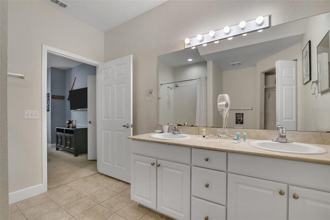 Building Photo - 2960 Lucayan Harbour Cir
