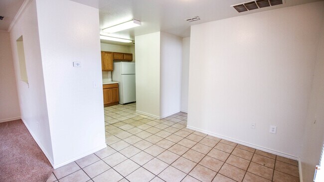 Building Photo - 517 N Brentwood Ave