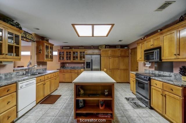 Building Photo - 3017 Adrienne Dr