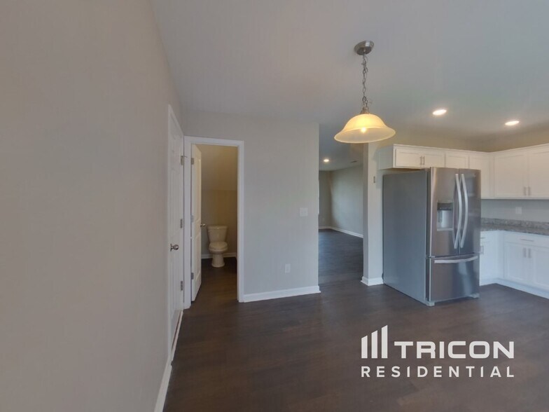 Building Photo - 283 Millen Dr