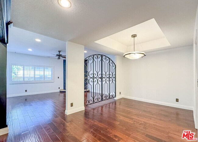 Building Photo - 4355 Ventura Canyon Ave