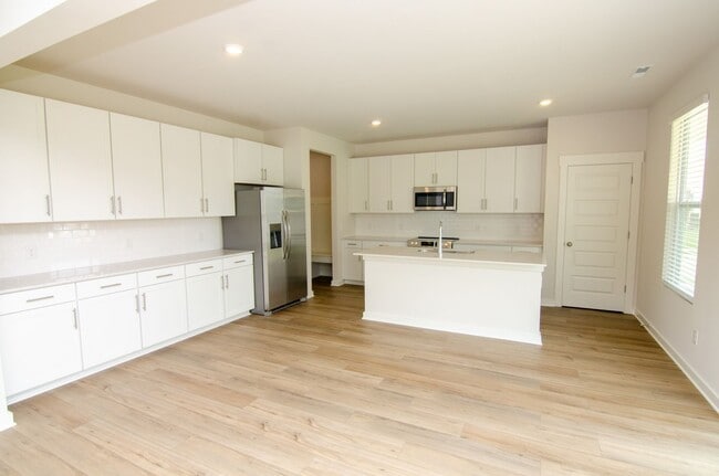 Building Photo - 170 Southwind Run