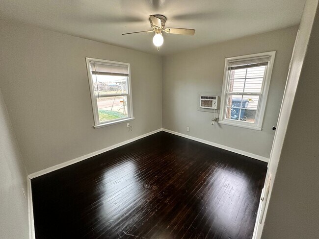 Building Photo - Three Bed NE OKC