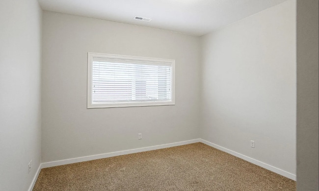 Building Photo - Beautiful and Spacious Single Family Condo...