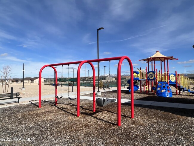 Building Photo - 5765 N Thornberry Dr
