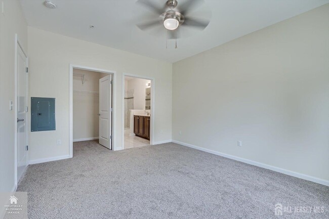 Building Photo - 712 Strassle Wy