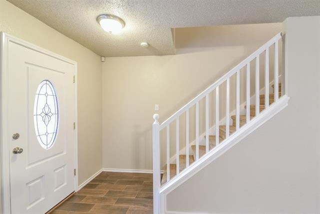 Building Photo - 2106 Delaford Dr