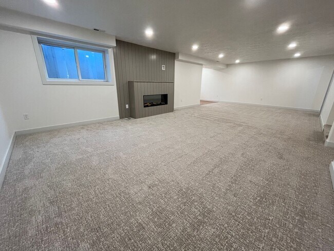 Building Photo - 3 Bed/3 Bath Twinhome in Brandon, SD!