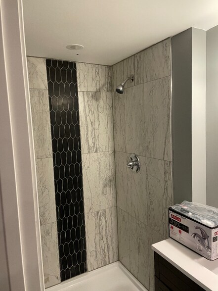 Building Photo - 9914 England Dr