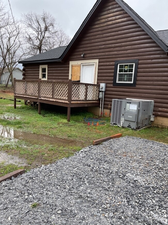 Building Photo - Piedmont Home for Rent