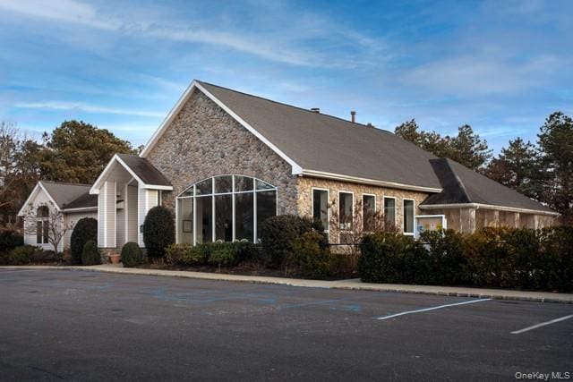 Building Photo - 2304 Saddle Rock Rd