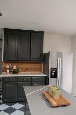 Building Photo - 2808 Peachtree Ln