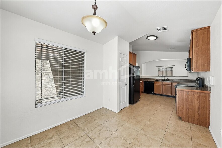 Building Photo - 11232 W Pierson St