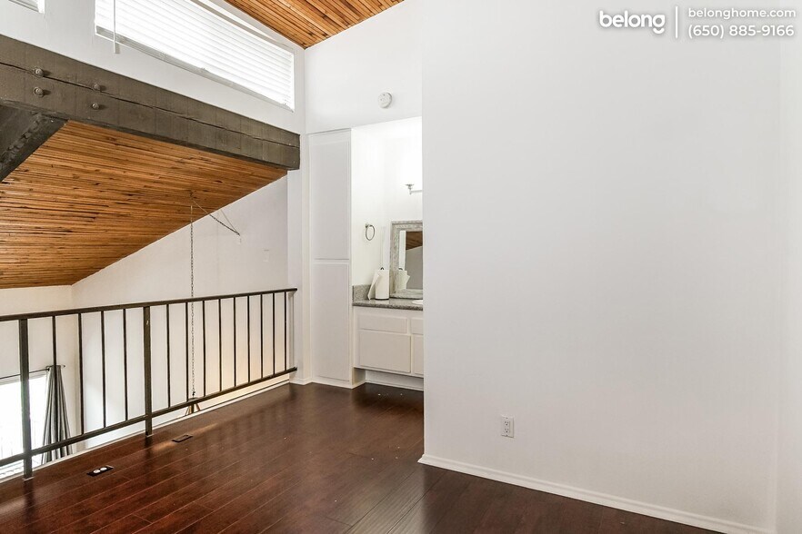 Building Photo - 5460 White Oak Ave