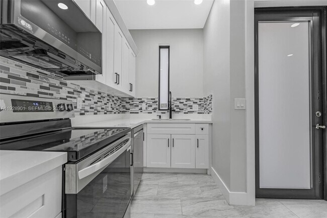 Building Photo - 1962 NW 107th St