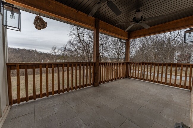 Building Photo - Beautiful Home on Two Acres