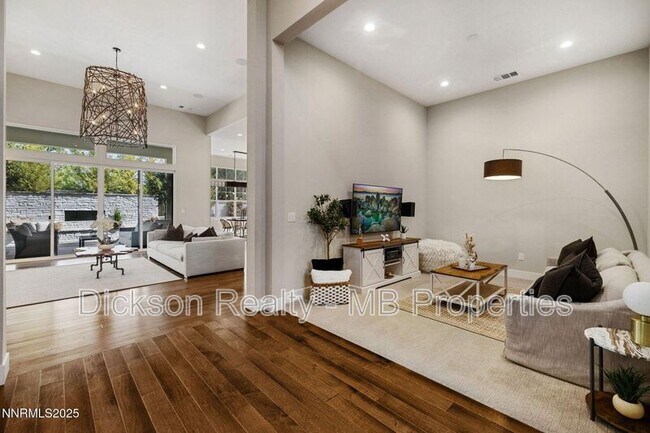 Building Photo - 709 W Pleasant Oak Trl