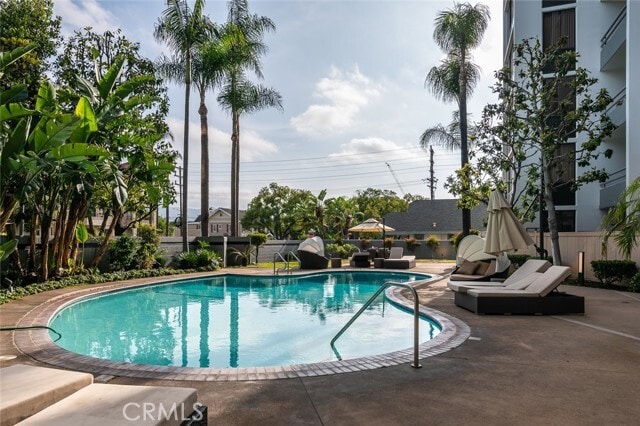 Building Photo - 345 Pioneer Dr