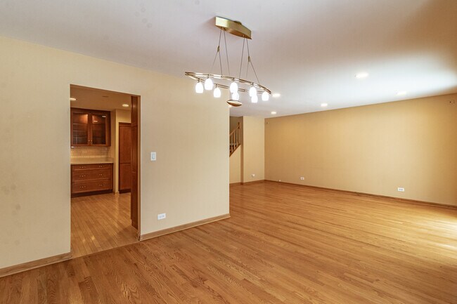 Building Photo - 416 Swallow Ln