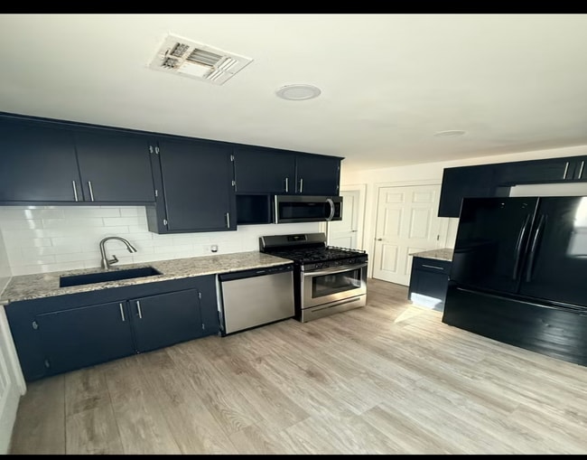 Building Photo - duplex