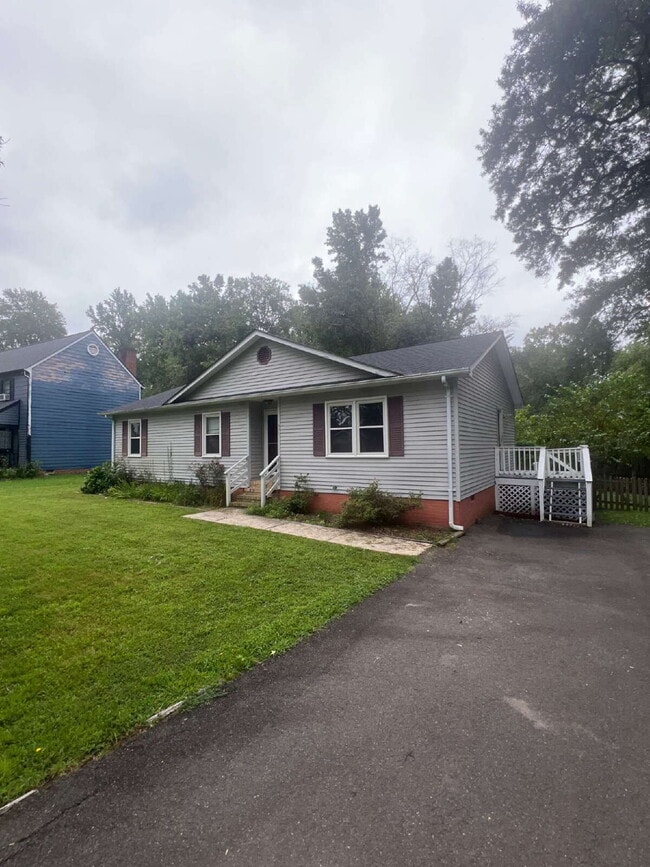 Building Photo - Charming 3-Bedroom Home in Stonewall Estat...