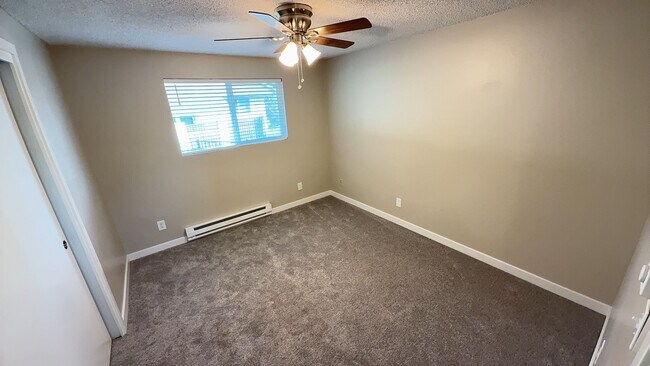 Building Photo - upgraded 2 bedroom 1 bath condo in downtow...