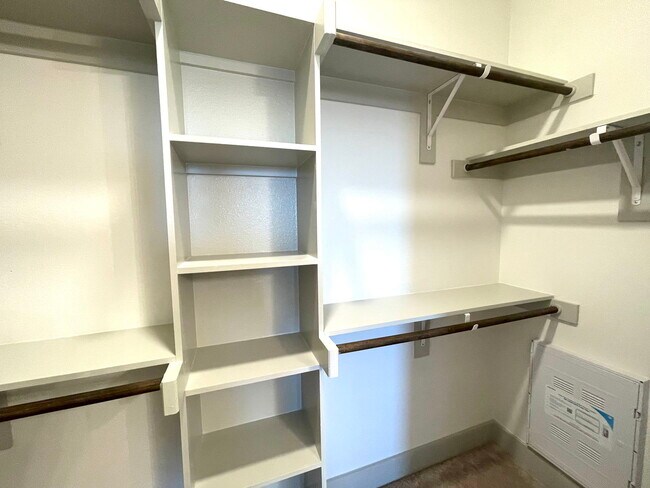 Building Photo - 4320 S Legacy Dr