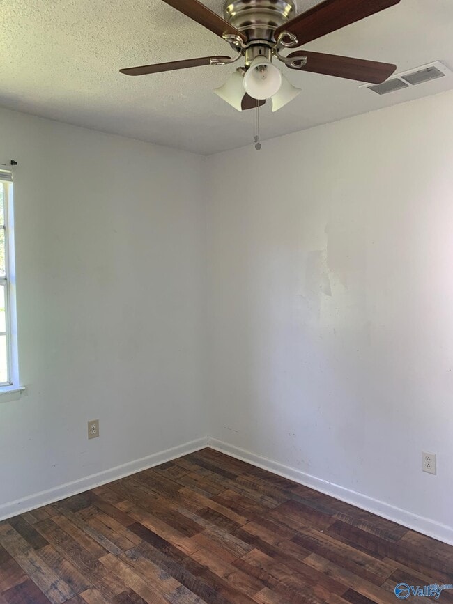 Building Photo - 21045 Myrtlewood Dr