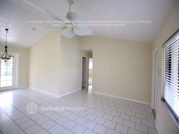 Building Photo - 4580 NW 113th Terrace