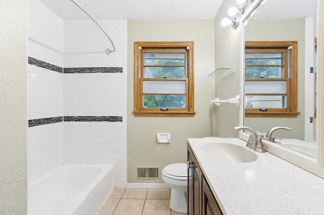 Building Photo - 2905-32ND