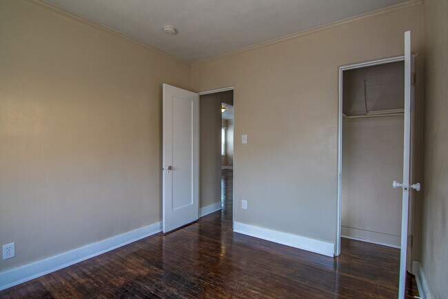 Building Photo - 33rd Duplex