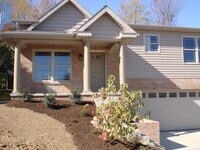 Building Photo - 940 Sautter Dr