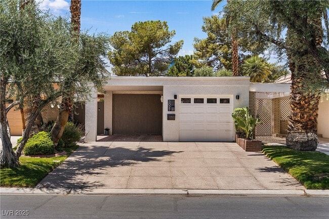 Building Photo - 3027 Bel Air Dr
