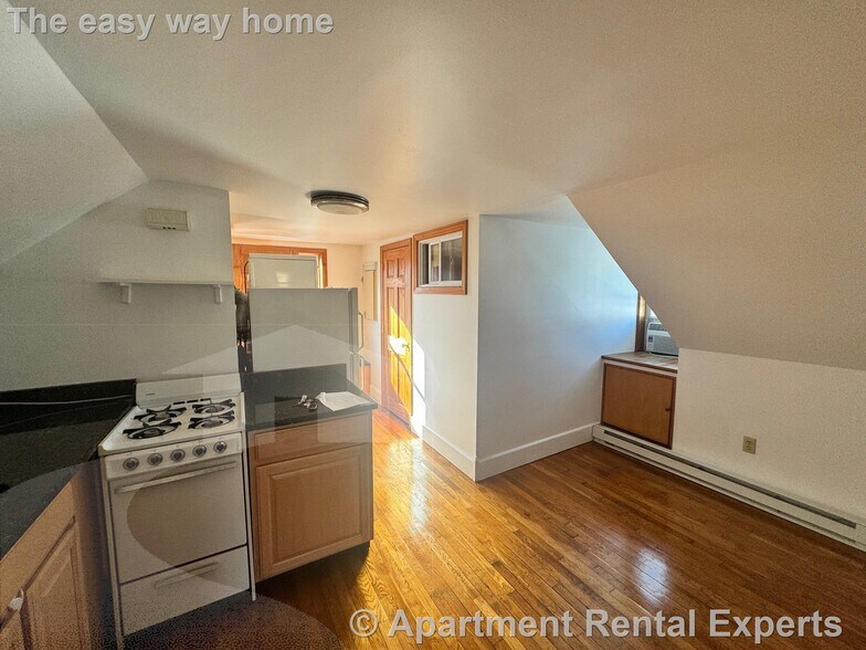 Building Photo - 8 Allen St