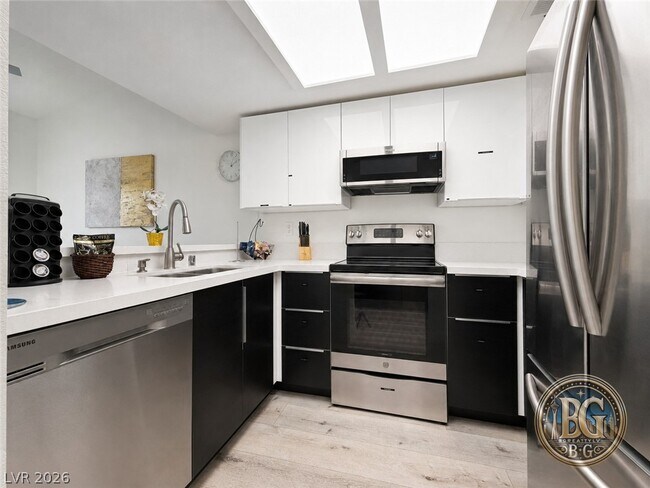 Building Photo - 6250 W Flamingo Rd