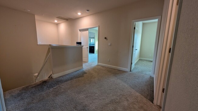 Building Photo - 2306 Malaspina Dr