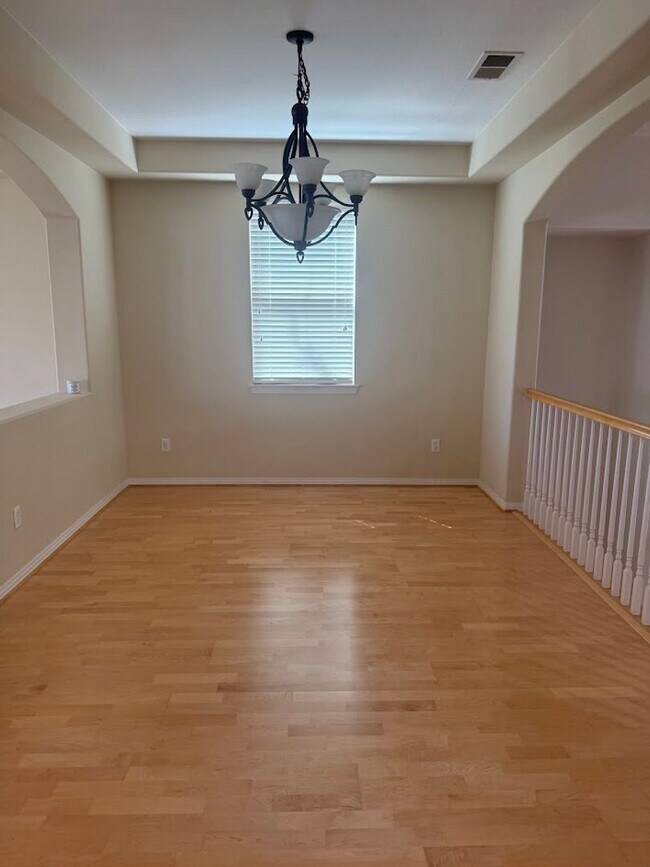Building Photo - 2889 Plaza del Amo