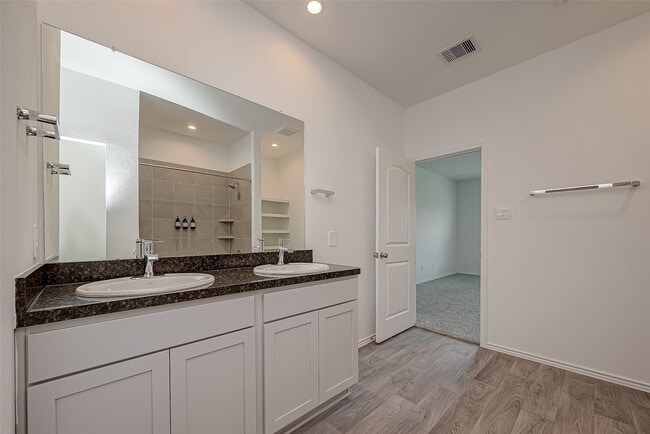 Building Photo - 24330 Elmwood Falls Dr