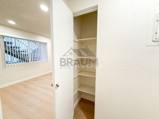 Building Photo - 4636 Laurel Canyon Blvd