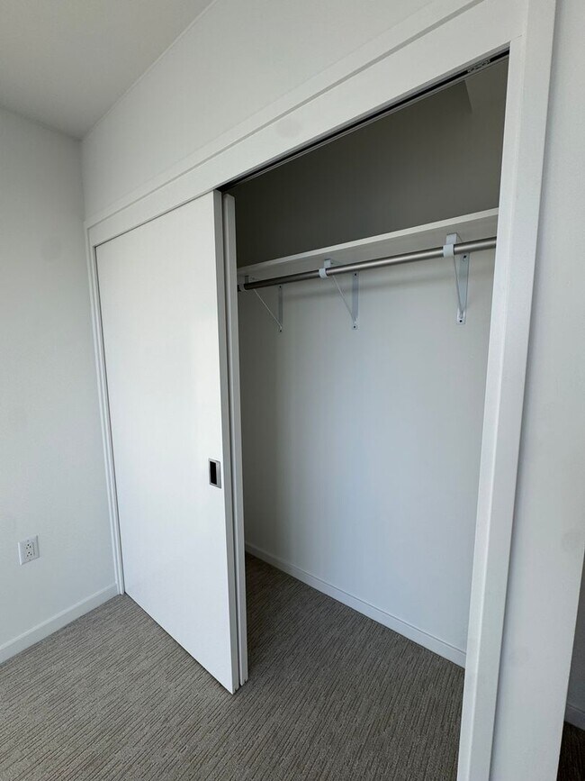 Building Photo - Ready to Move in Brand New Condo! First Time Renting! 1 Bed/1 Bath/1 Parking at The Park on Ke‘ea...