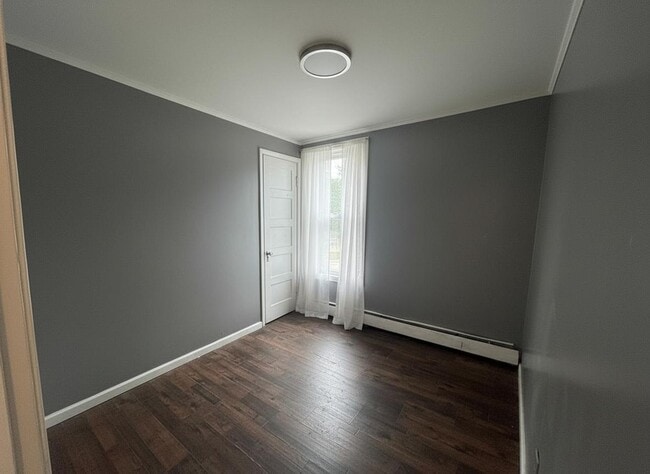 Building Photo - 125 Caroline Ave