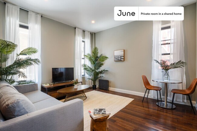 Building Photo - Room in Shared 4 bed/1 bath home