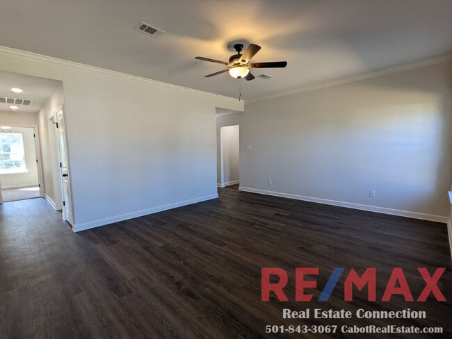 Building Photo - Sorry No Pets and No Smoking Permitted