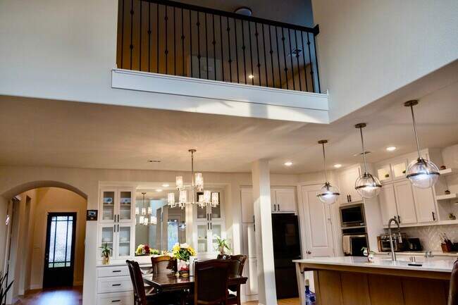 Building Photo - 1725 Friendship Ln