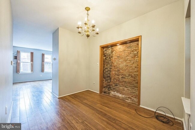 Building Photo - 848 N Madison St